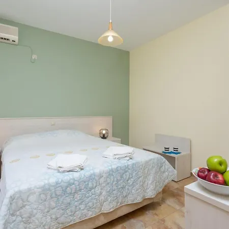 Olympia Villa *